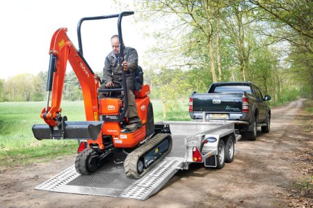 Pongratz_PMT_Maschinentransporter_Anhaengerpark_Salzburg